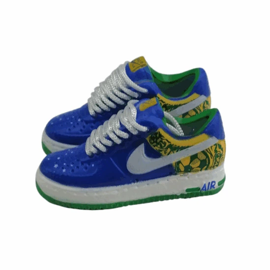 Mini sneaker model 6